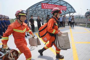 半岛官方体育网站入口手机版下载